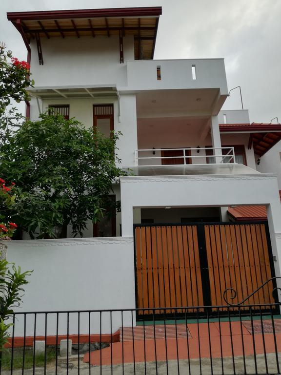 Bianco Terrace Hotel Negombo Bagian luar foto