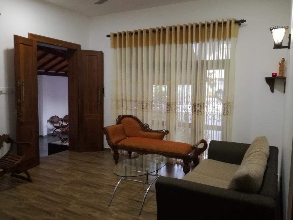 Bianco Terrace Hotel Negombo Bagian luar foto
