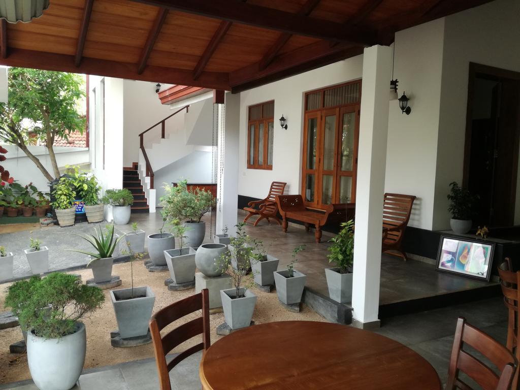 Bianco Terrace Hotel Negombo Bagian luar foto