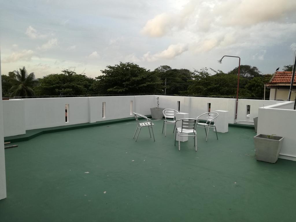 Bianco Terrace Hotel Negombo Bagian luar foto