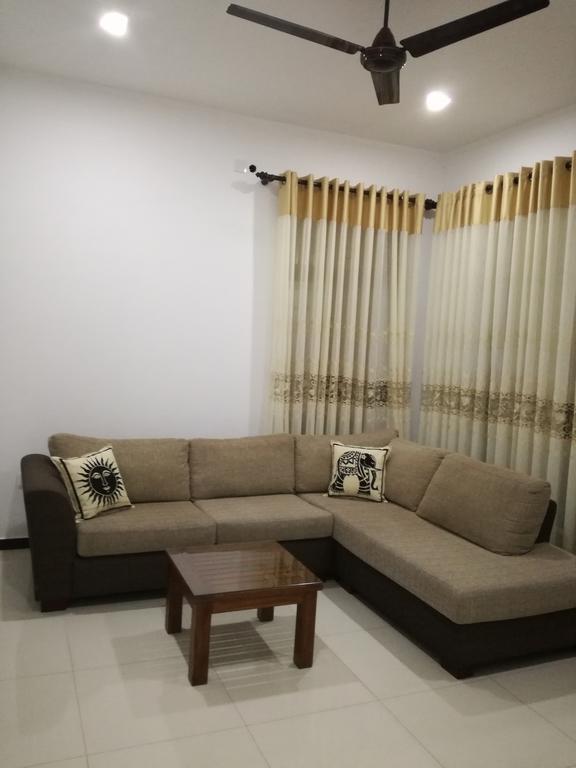 Bianco Terrace Hotel Negombo Bagian luar foto