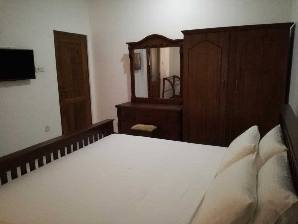 Bianco Terrace Hotel Negombo Bagian luar foto