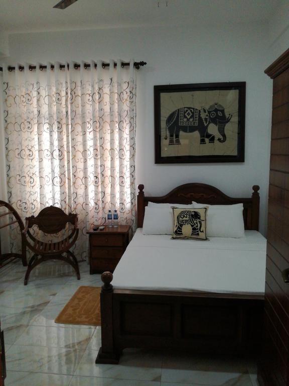 Bianco Terrace Hotel Negombo Bagian luar foto