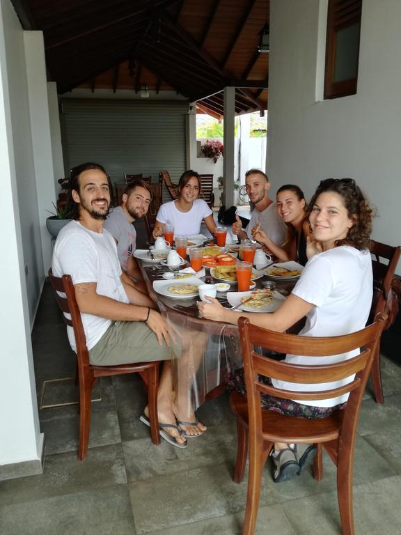 Bianco Terrace Hotel Negombo Bagian luar foto