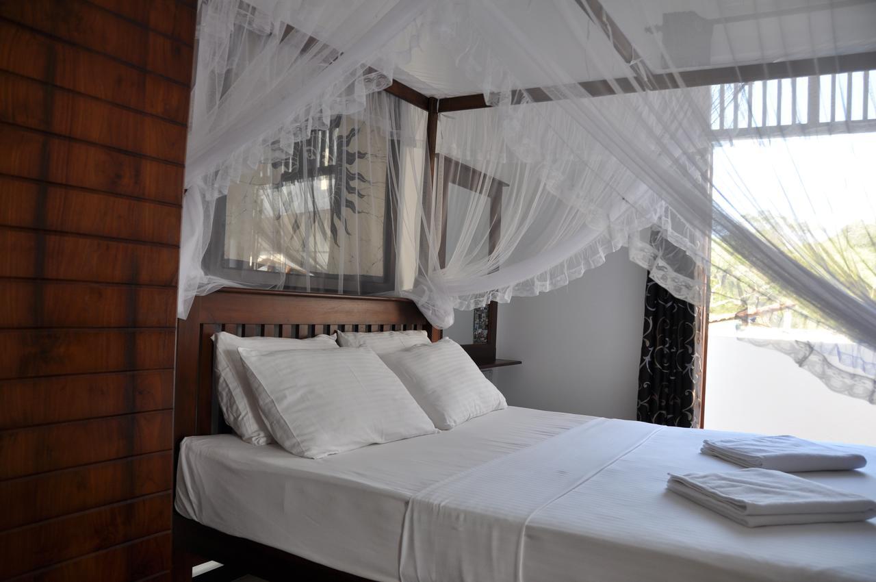Bianco Terrace Hotel Negombo Bagian luar foto